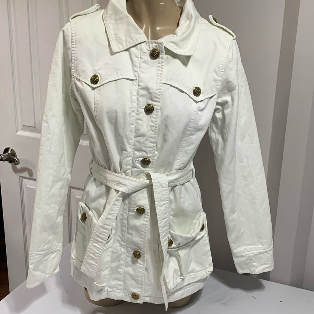 ❤️ TNTGIRLS White Jacket